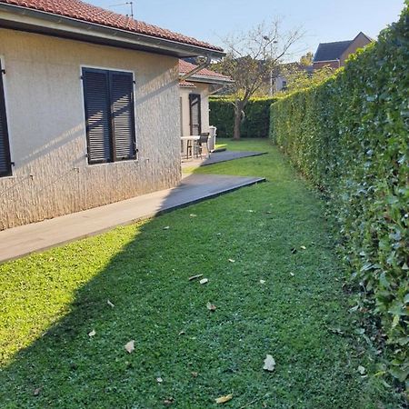 Chambre Dans Villa Chez L'Habitant, Parking Gratuit, Sanitaires Partages Rhut Kültér fotó